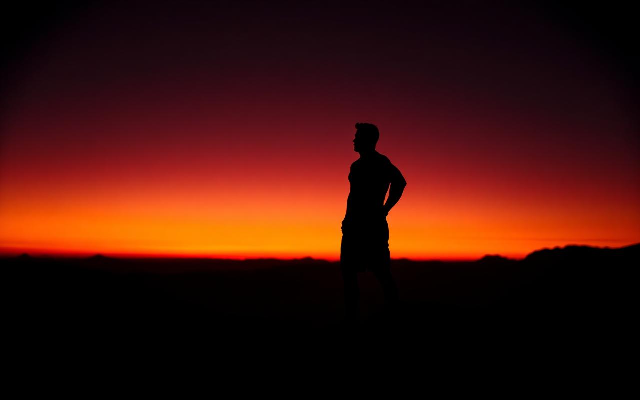 Confident Australian man at sunrise — Hardero performance lifestyle